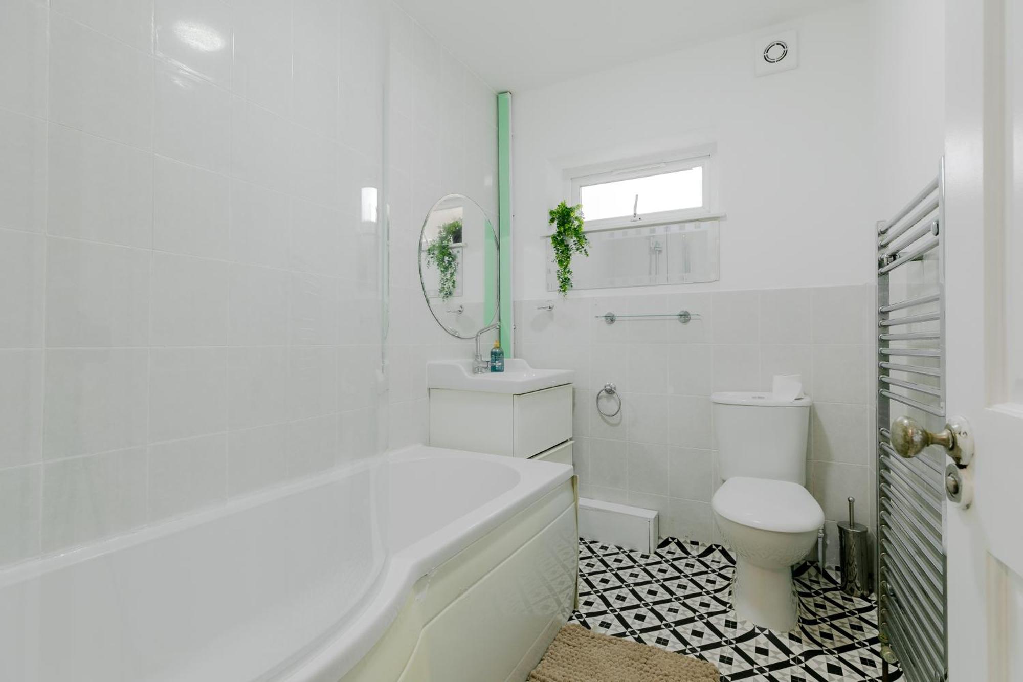 Villa 5Br House, Free Parking Offa12, Contractor, Big Families, Relocation Redbridge Exterior foto